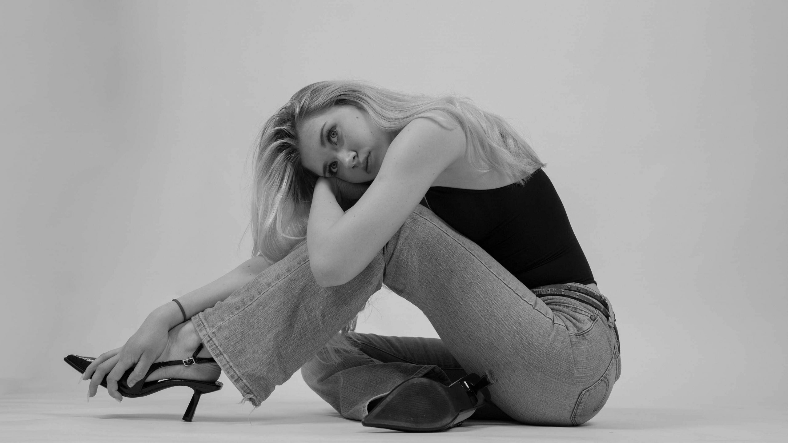 naemi kroesche xentra films fashion model photo shoot studio 44 scaled e1771959487585