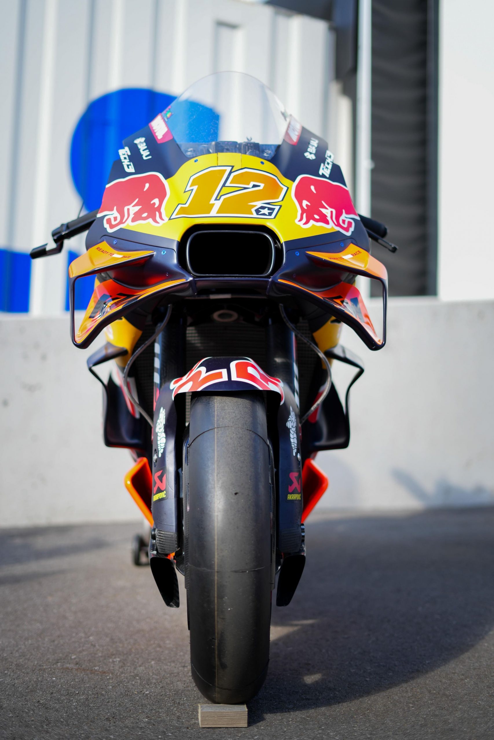 Front der originalen KTM MotoGP RC16 von Maverick Viñales in Lungitz