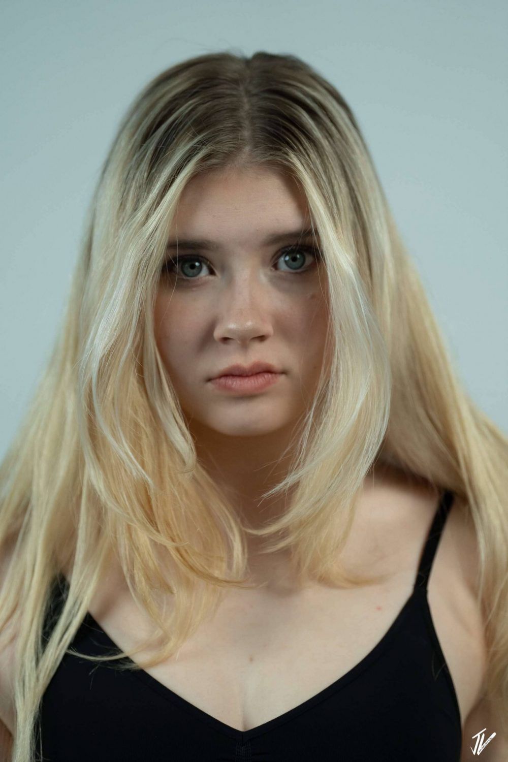 Frontales Portraitfoto von Naemi Krösche.